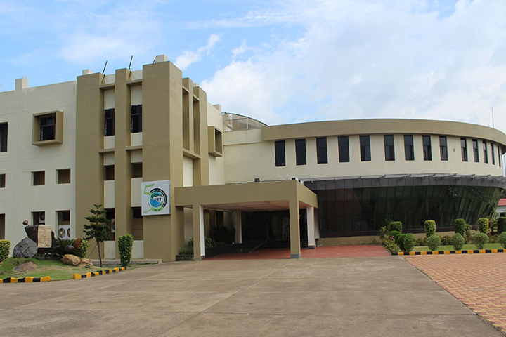https://cache.careers360.mobi/media/colleges/social-media/media-gallery/25524/2019/9/20/Campus View of Centre for Skilling and Technical Support Central Institute of Plastics Engineering and Technology Balasore_Campus-View.png
